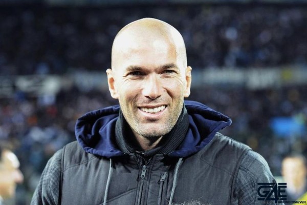 Zinedine Zidane iconsport_aim_161010