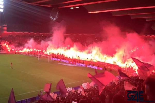 Fumigènes après match stade Chaban Delmas (1)