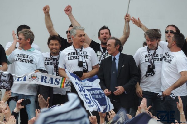Jean-Louis Triaud, Gaëtan Huard, Place de la République avec les anciens joueurs (40)