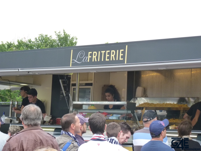 Nouveau stade parvis