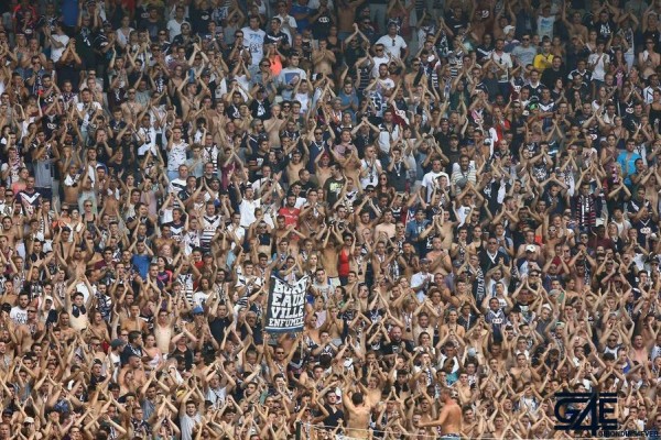 Supporters fans virage sud stade girondins iconsport
