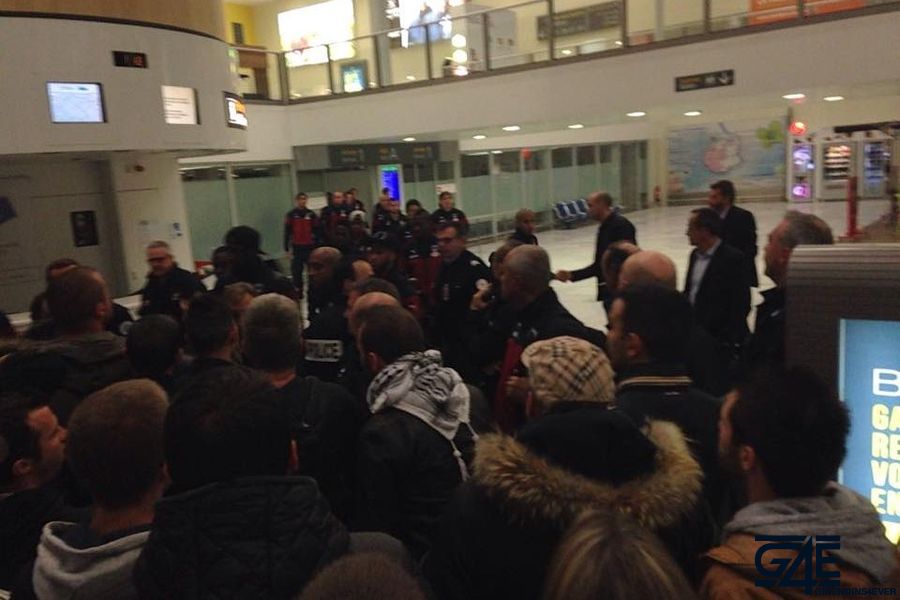 Arrivée joueurs après Gazelec aéroport (1)