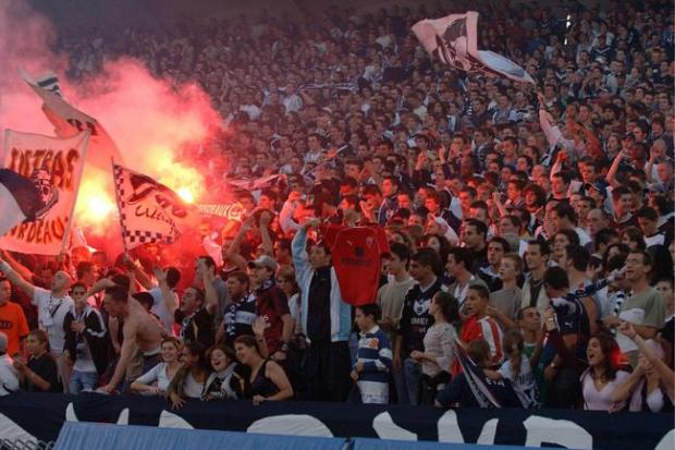 violente-bagarre-entre-supporters-de-l-om-et-de-bordeaux-iconsport_oli_261005_54_0322317_single