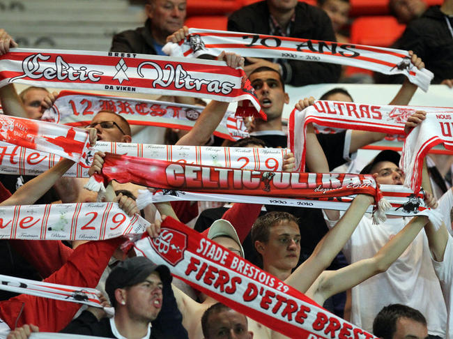 VA-Brest-supporters_full_diapos_large