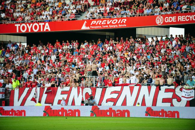 deux-supporters-de-va-en-prison-apres-avoir-agresse-un-jeune-fan-de-l-om-iconsport_noe_180812_79_192,40544
