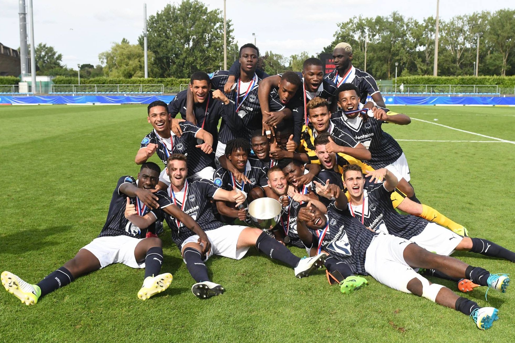 u19
