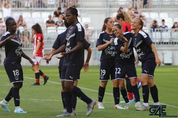 groupe féminines et Khadija Shaw