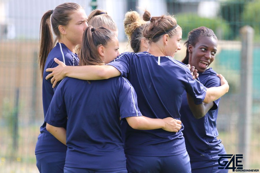 féminine groupe Viviane Asseyi