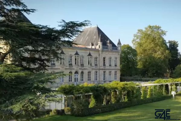 Haillan Chateau